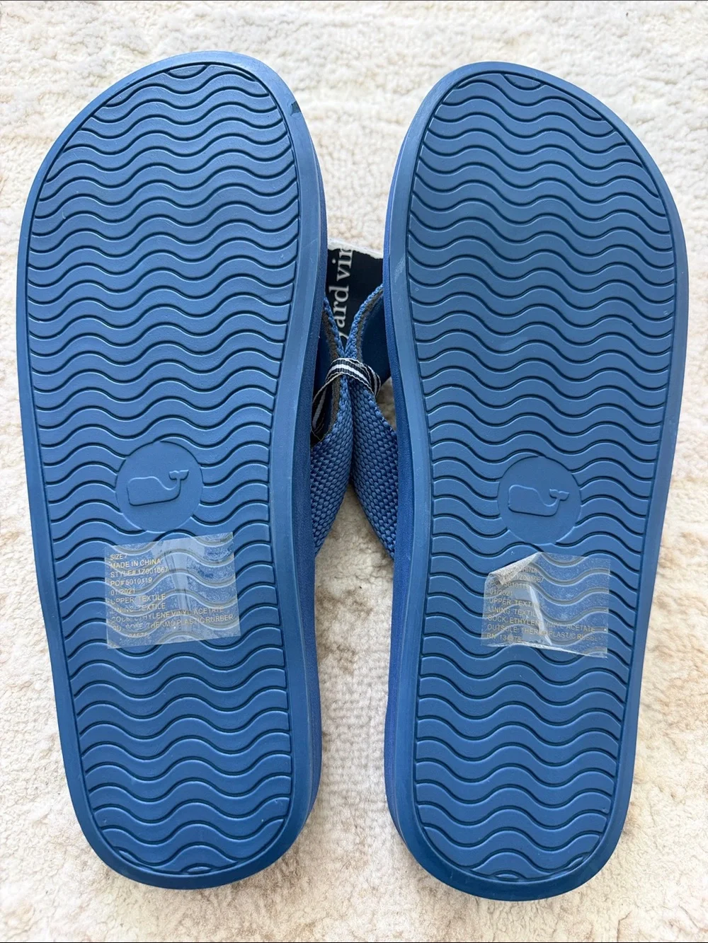 Vineyard Vines Men Navy & Blue Camo Flip Flops